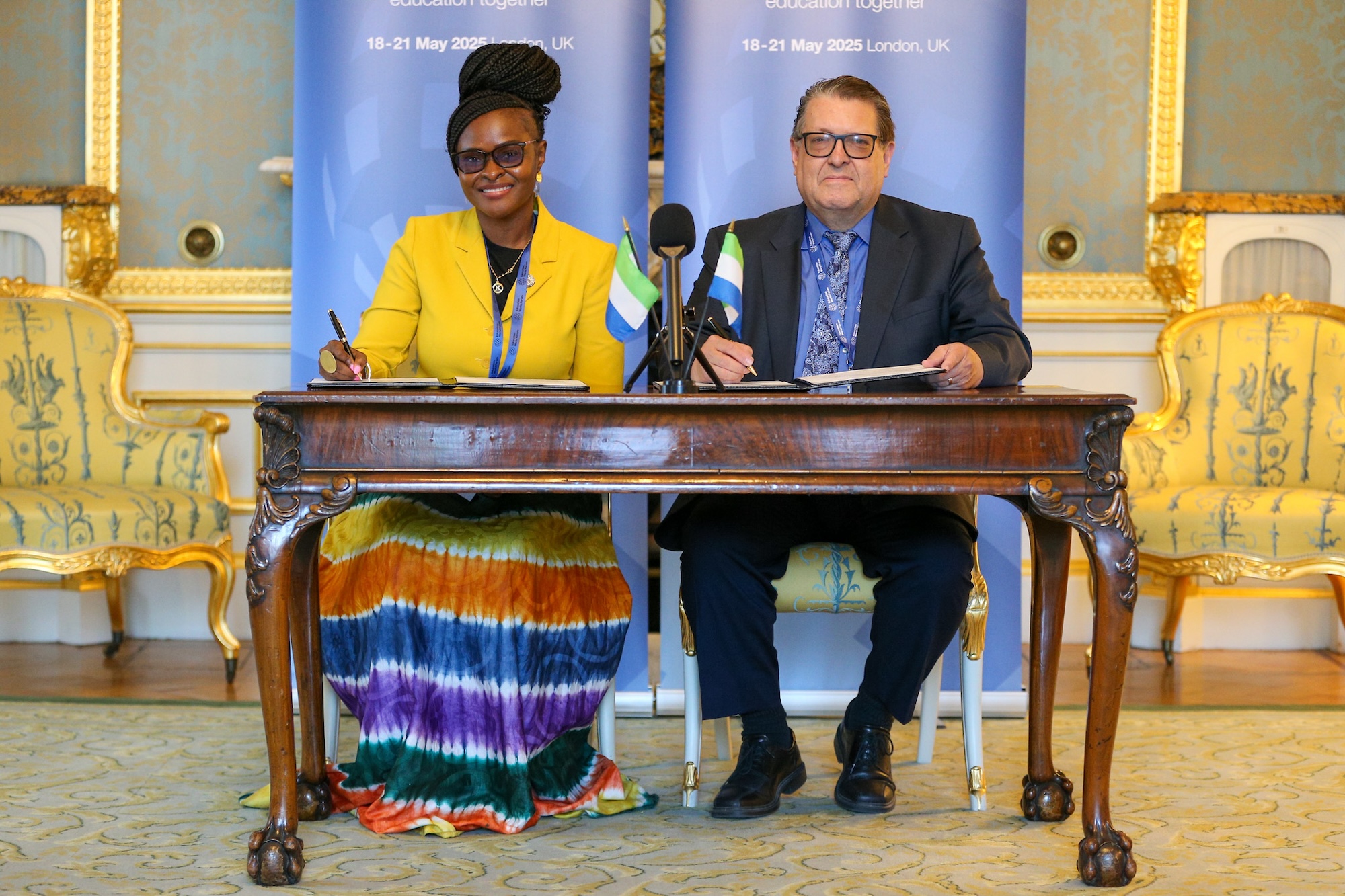 Signing a Memorandum of Understanding 