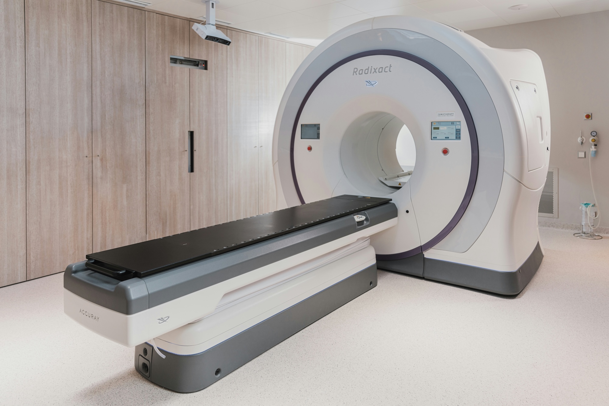 An MRI scanning machine