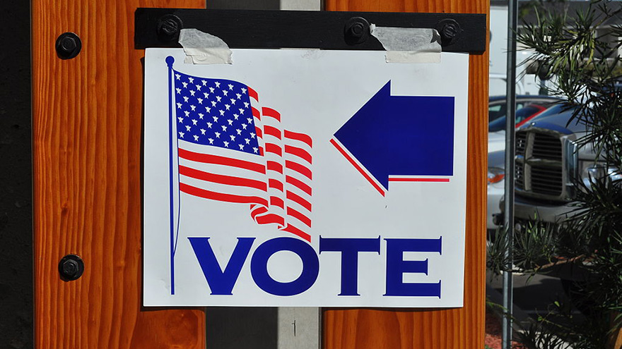 Voting sign in California 2008
