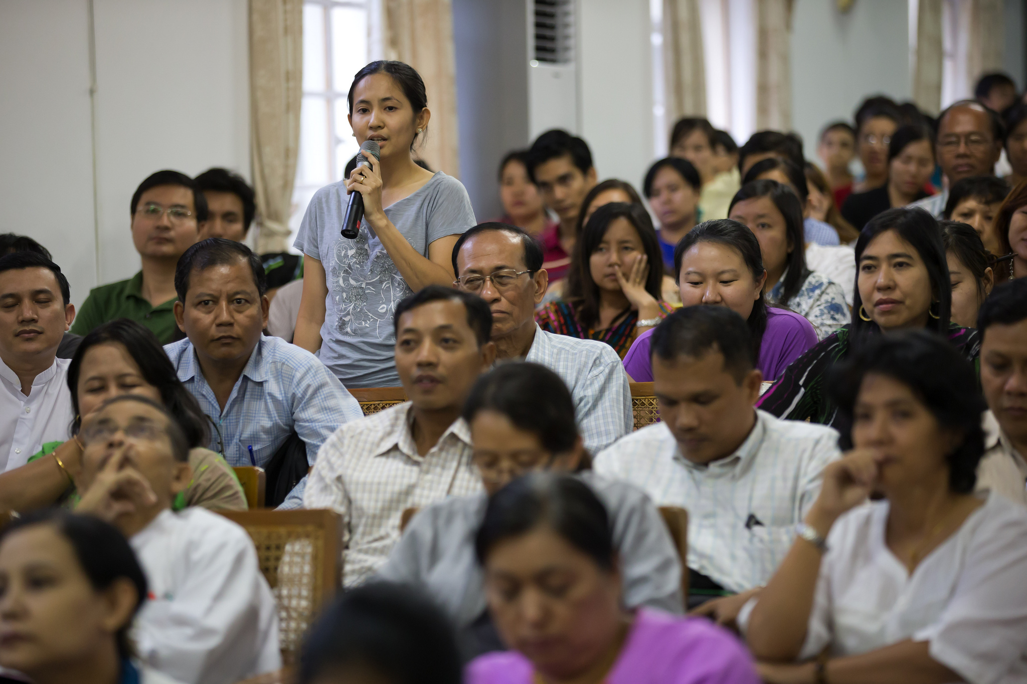 Student asking a question at University of Yangon. Image source: International Monetary Fund