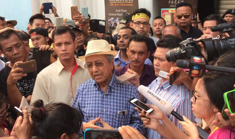 Dr Mahathir Mohamad with the press