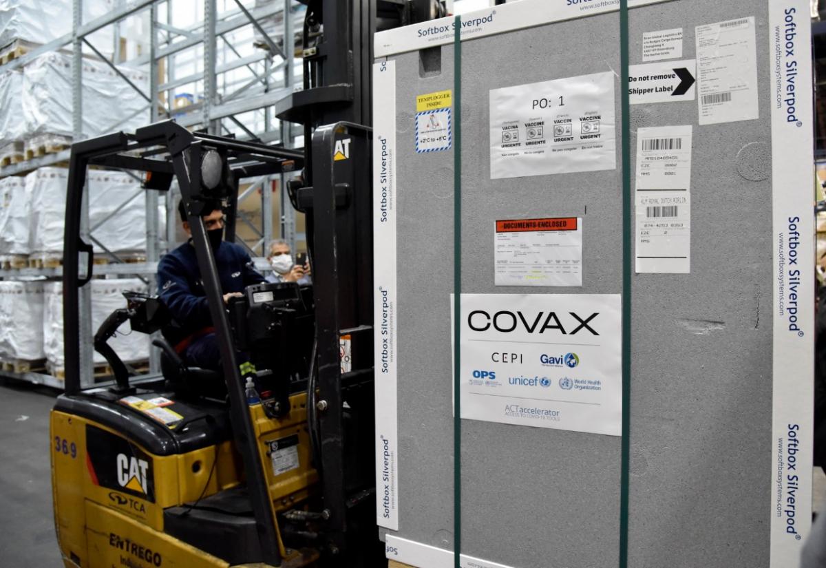 Primer cargo COVAX Argentina