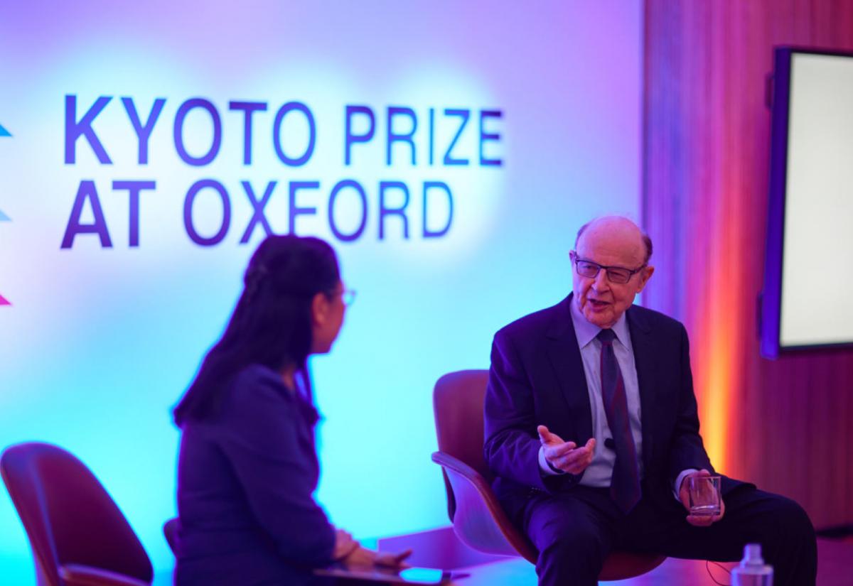 Robert G. Roeder at Kyoto Prize at Oxford