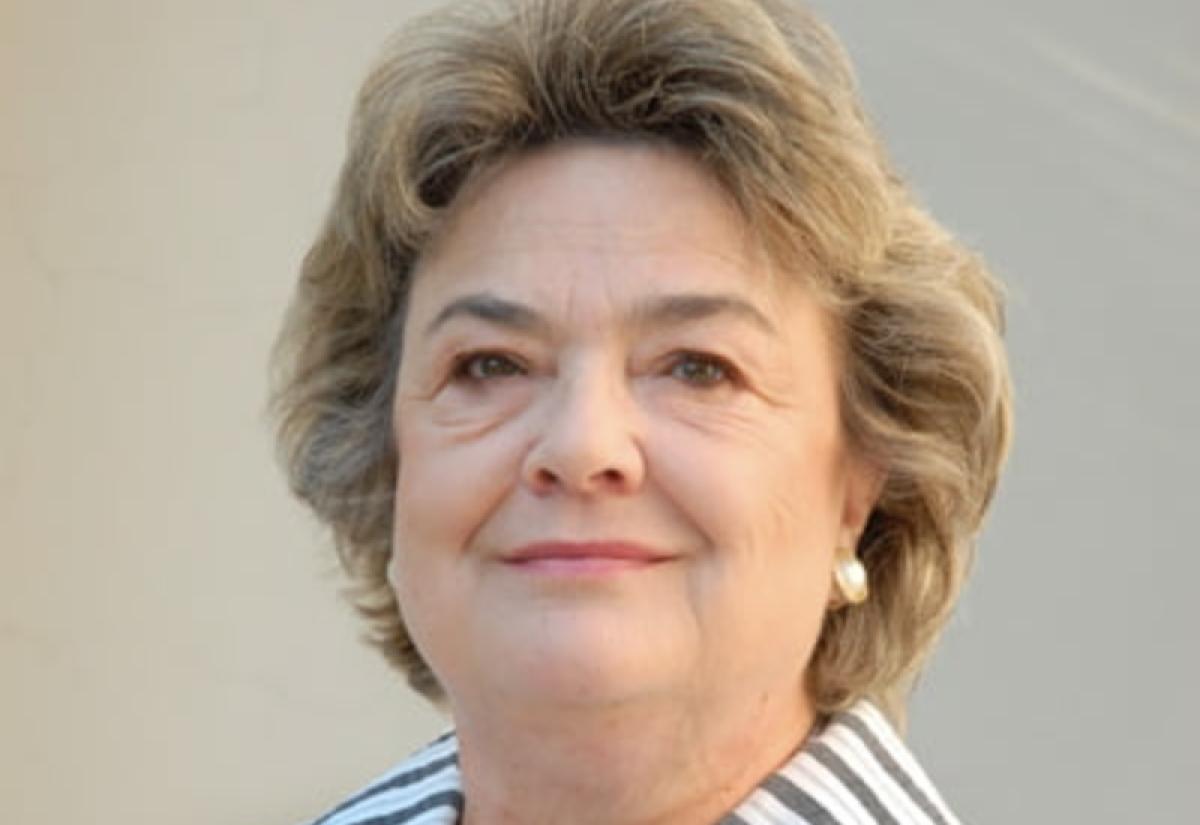 Lucia Santa Cruz