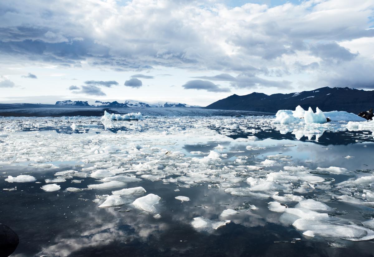 climate-cold-glacier-iceberg