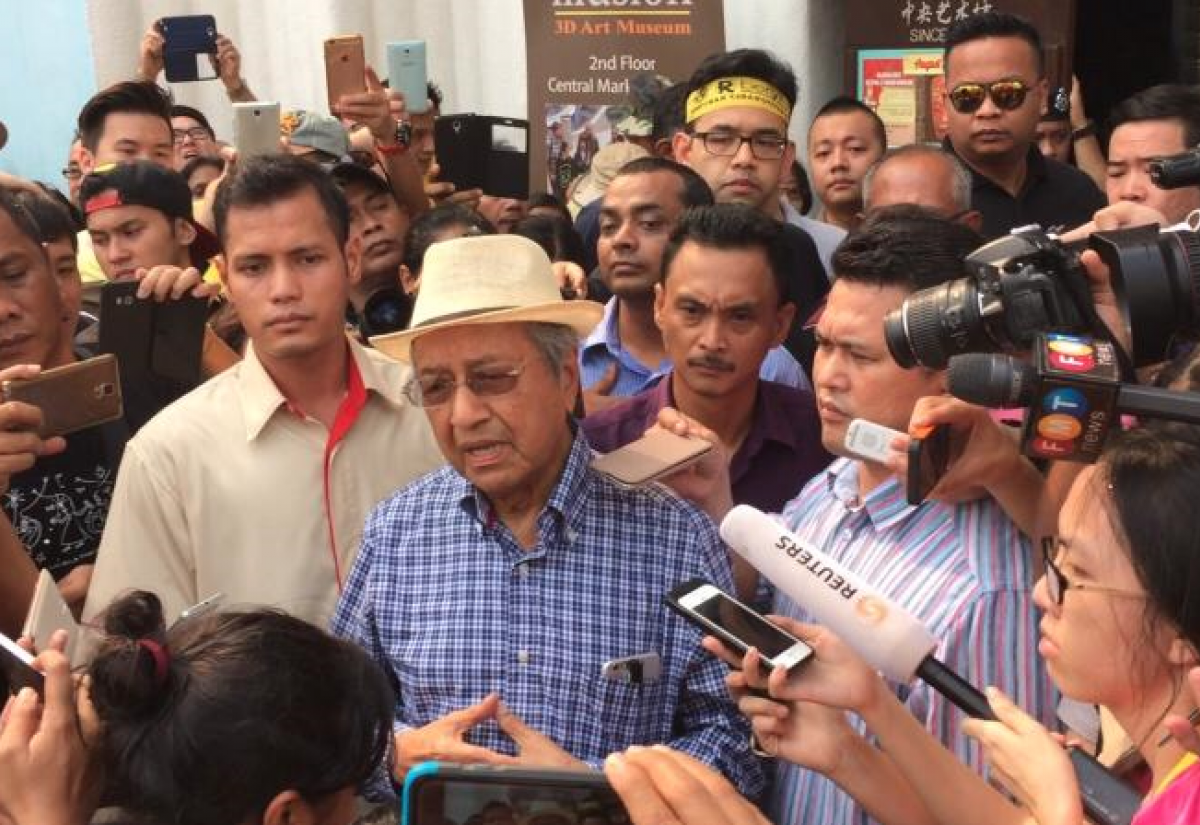 Dr Mahathir Mohamad with the press