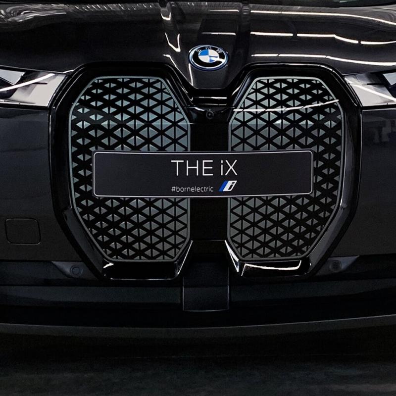 BMW iX series kidney grille