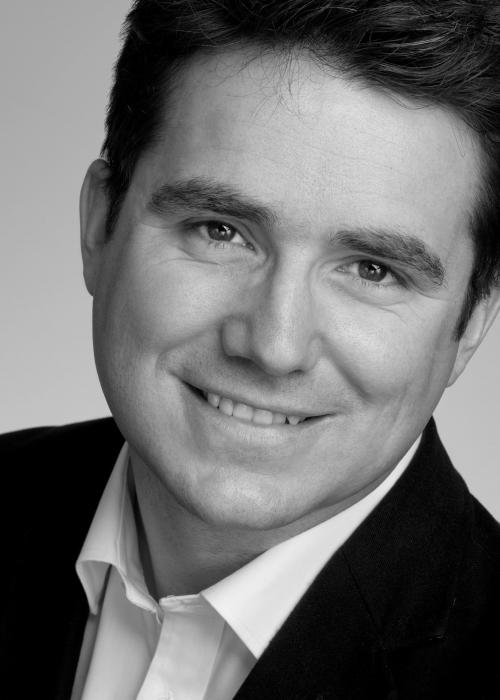Simon Bucknall